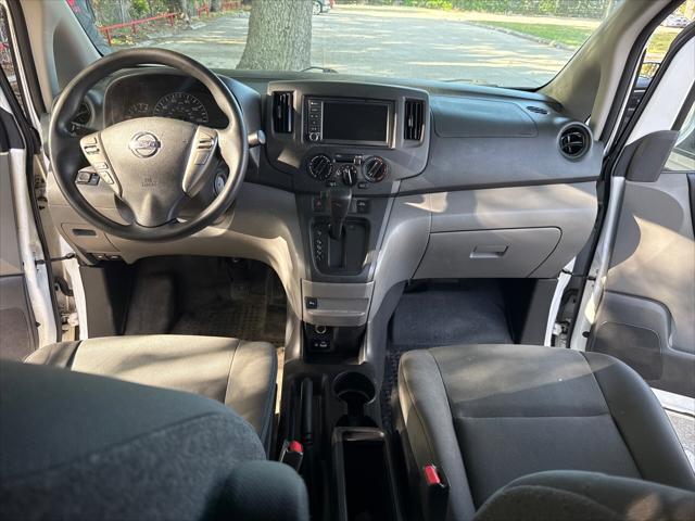 Vehicle image 15 of 24