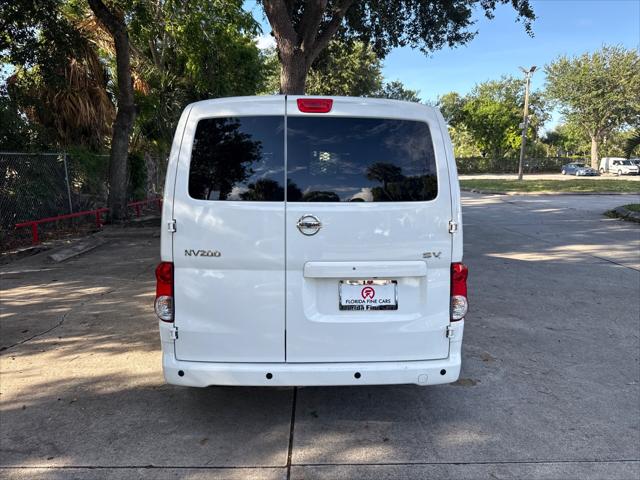 Vehicle image 8 of 24
