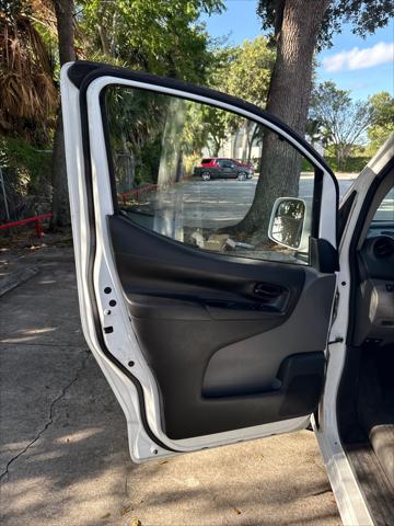 Vehicle image 18 of 24