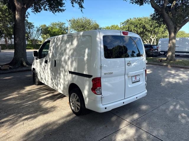 Vehicle image 7 of 24