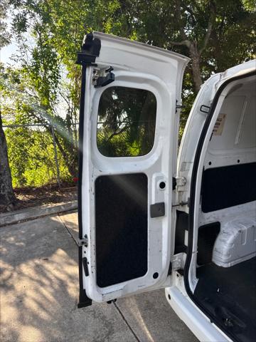 Vehicle image 20 of 24