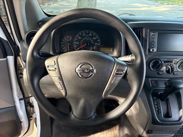 Vehicle image 22 of 24