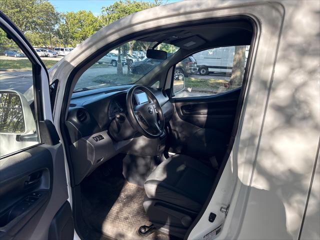 Vehicle image 16 of 24