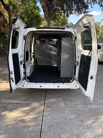 Vehicle image 11 of 24