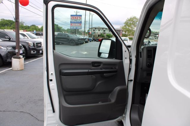 Vehicle image 9 of 36