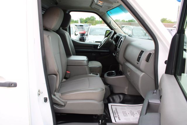 Vehicle image 28 of 36
