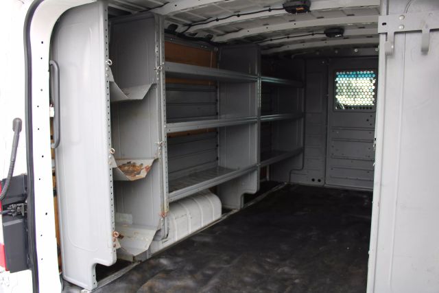 Vehicle image 33 of 36