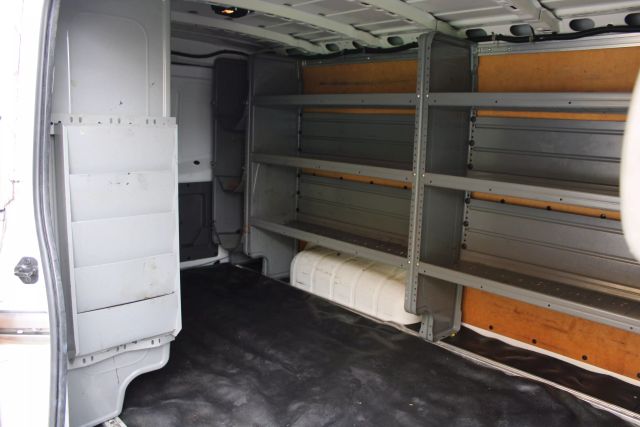Vehicle image 25 of 36