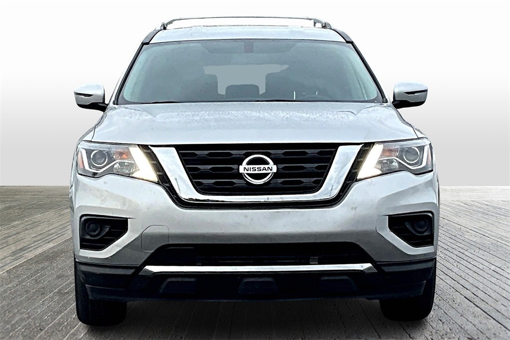 Vehicle image 2 of 33