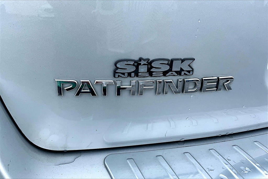 Vehicle image 10 of 33