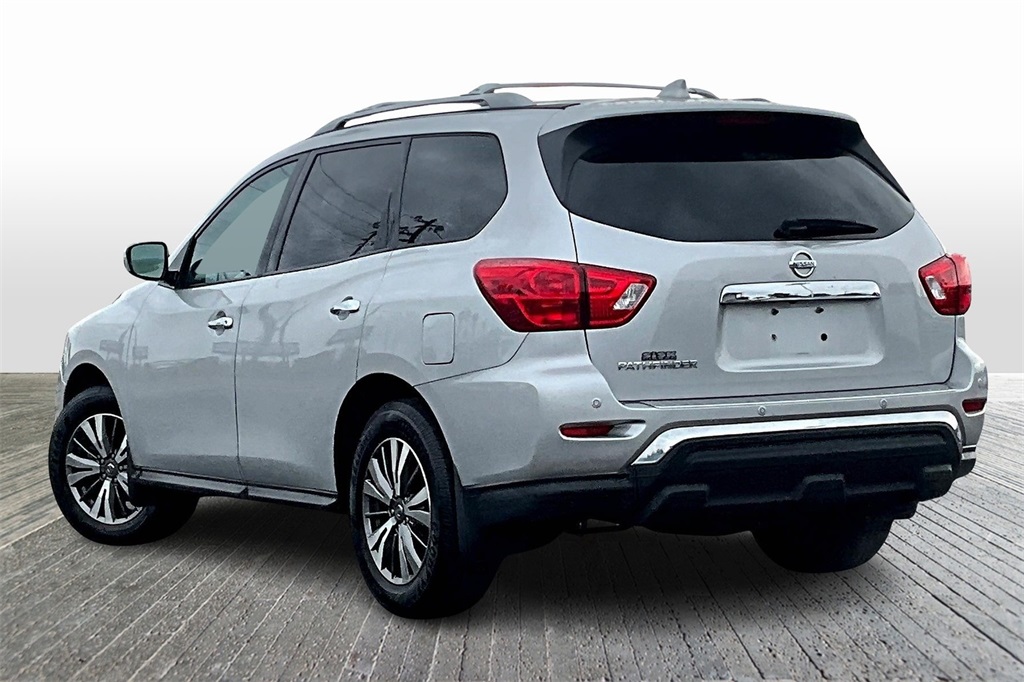 Vehicle image 5 of 33