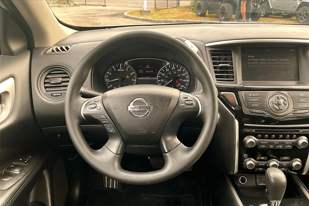 Vehicle image 7 of 33