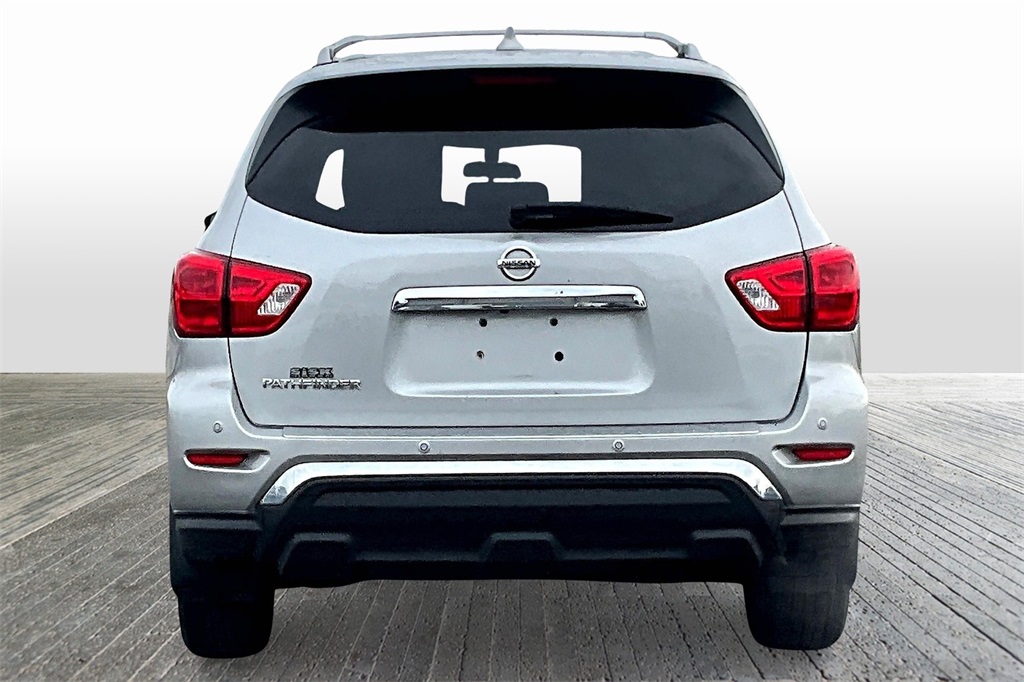 Vehicle image 6 of 33