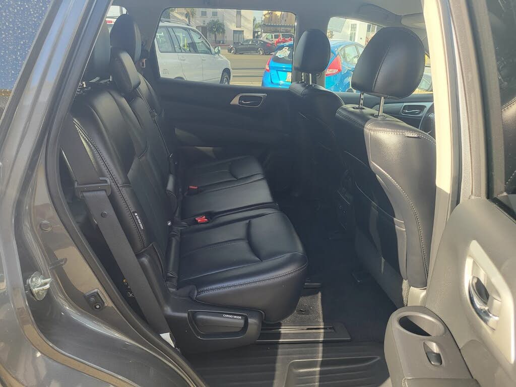 Vehicle image 14 of 23