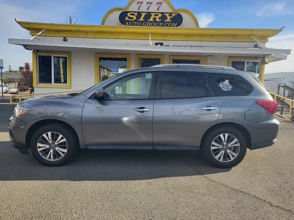 Vehicle image 9 of 23