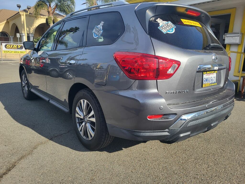 Vehicle image 8 of 23