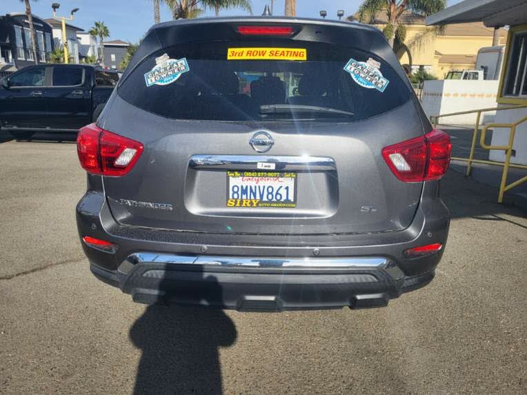 Vehicle image 7 of 23