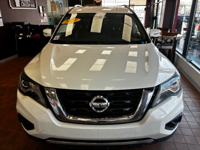 2020 Nissan Pathfinder SL Image 1 of 9