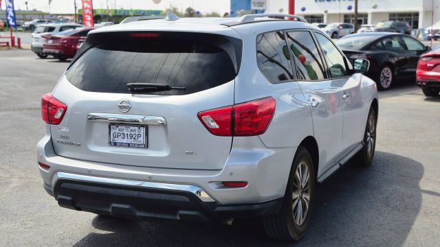Vehicle image 6 of 19