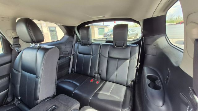 Vehicle image 12 of 19