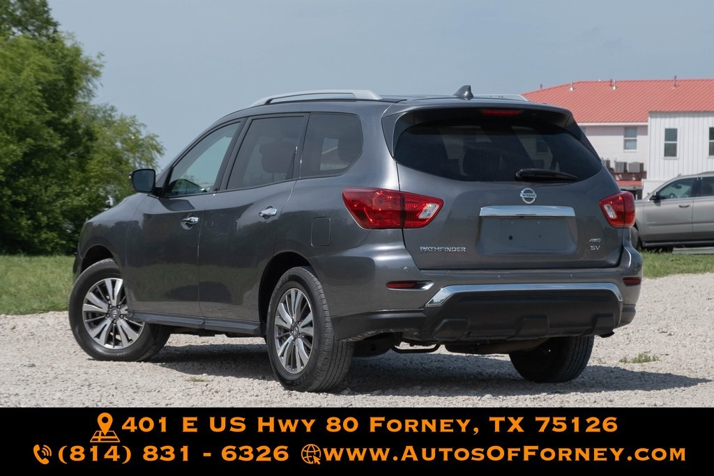 Vehicle image 4 of 19