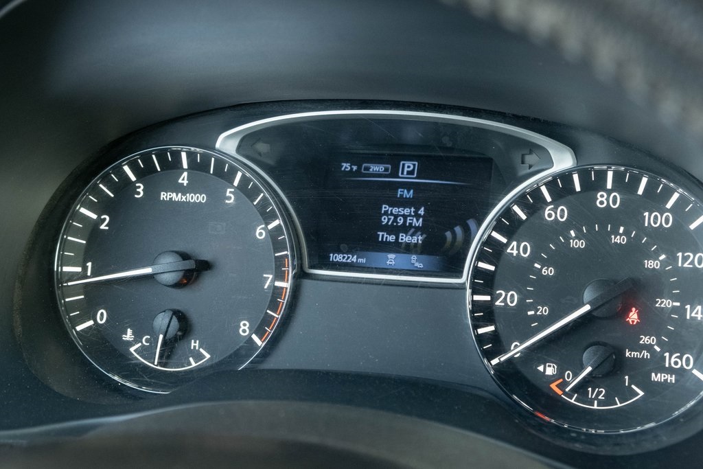 Vehicle image 8 of 19