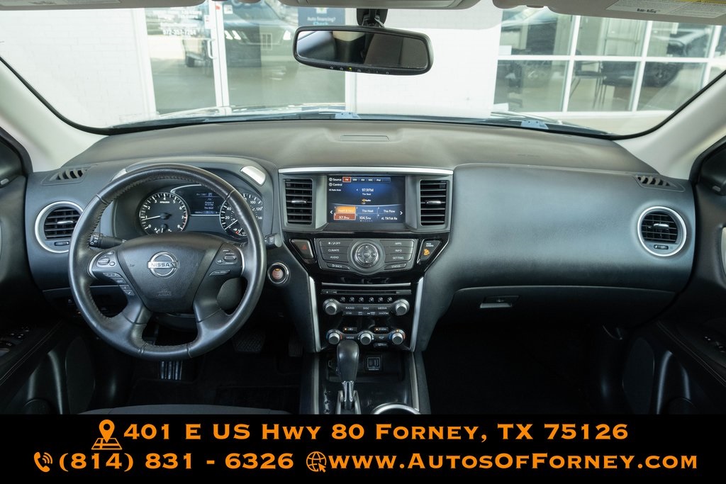 Vehicle image 5 of 19