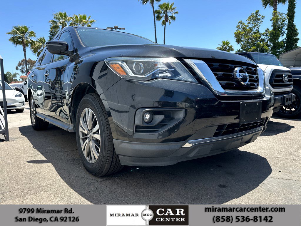 Vehicle image 3 of 6