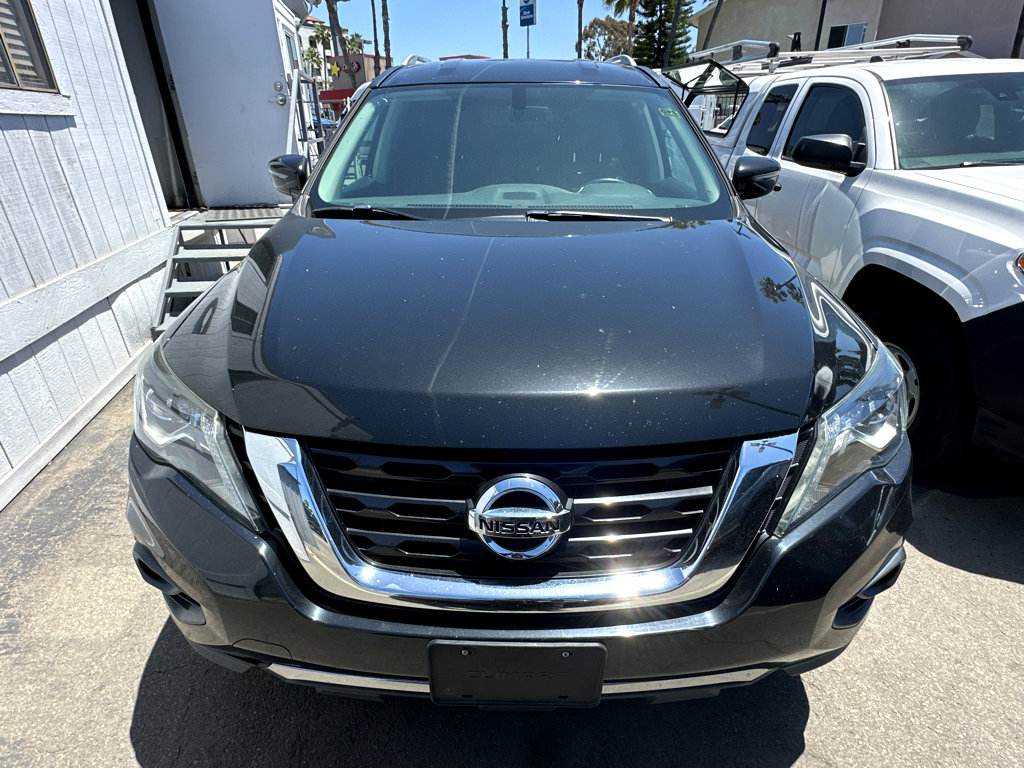Vehicle image 2 of 6