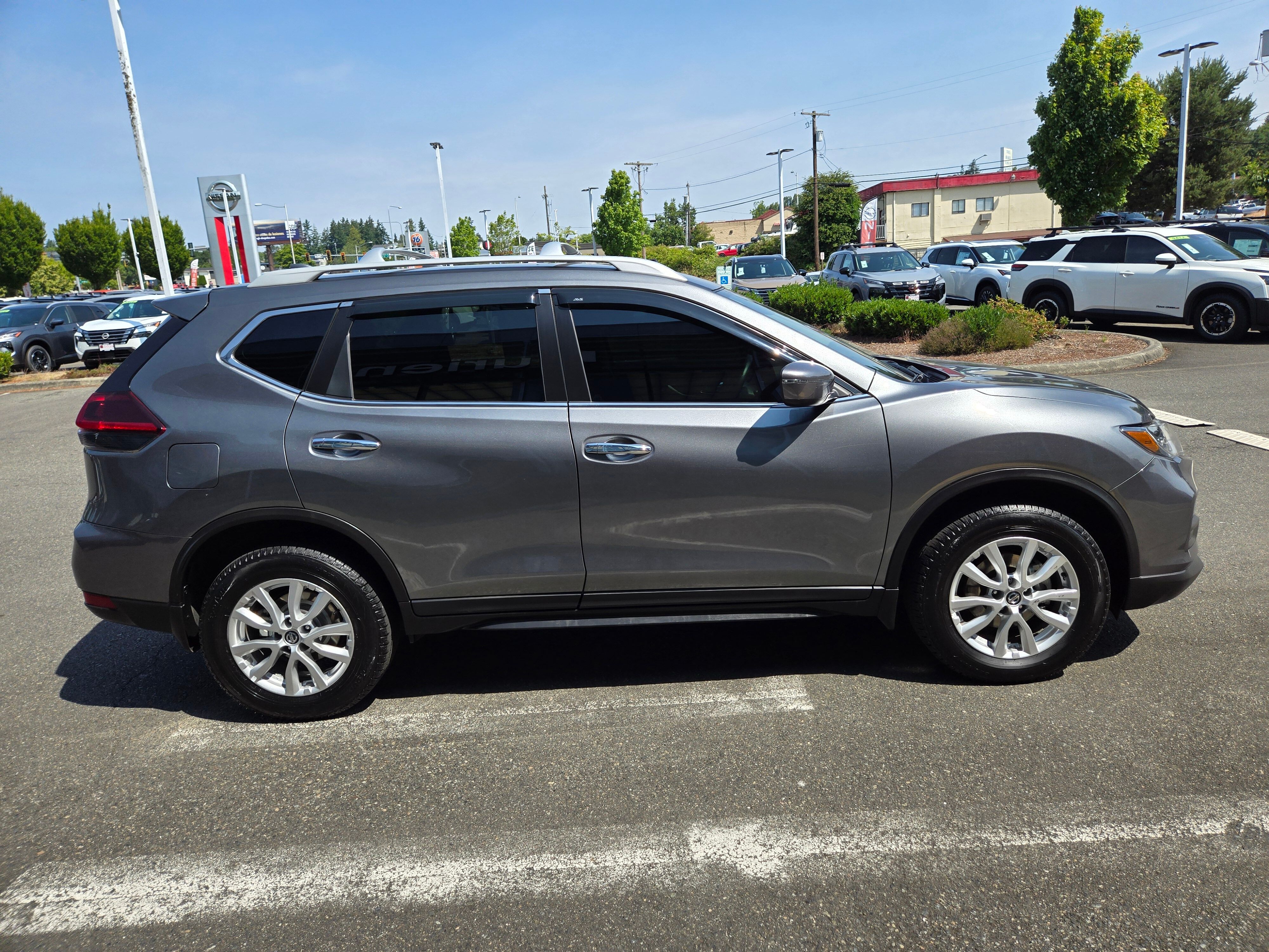 2020 Nissan Rogue S Image 3 of 34