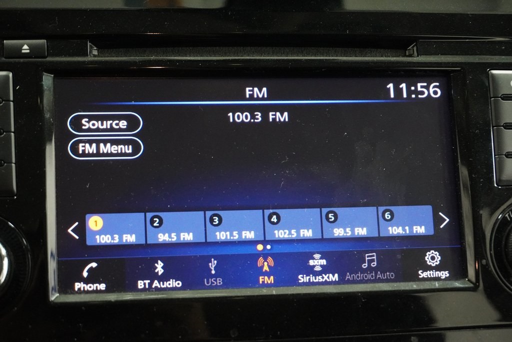 Vehicle image 24 of 32