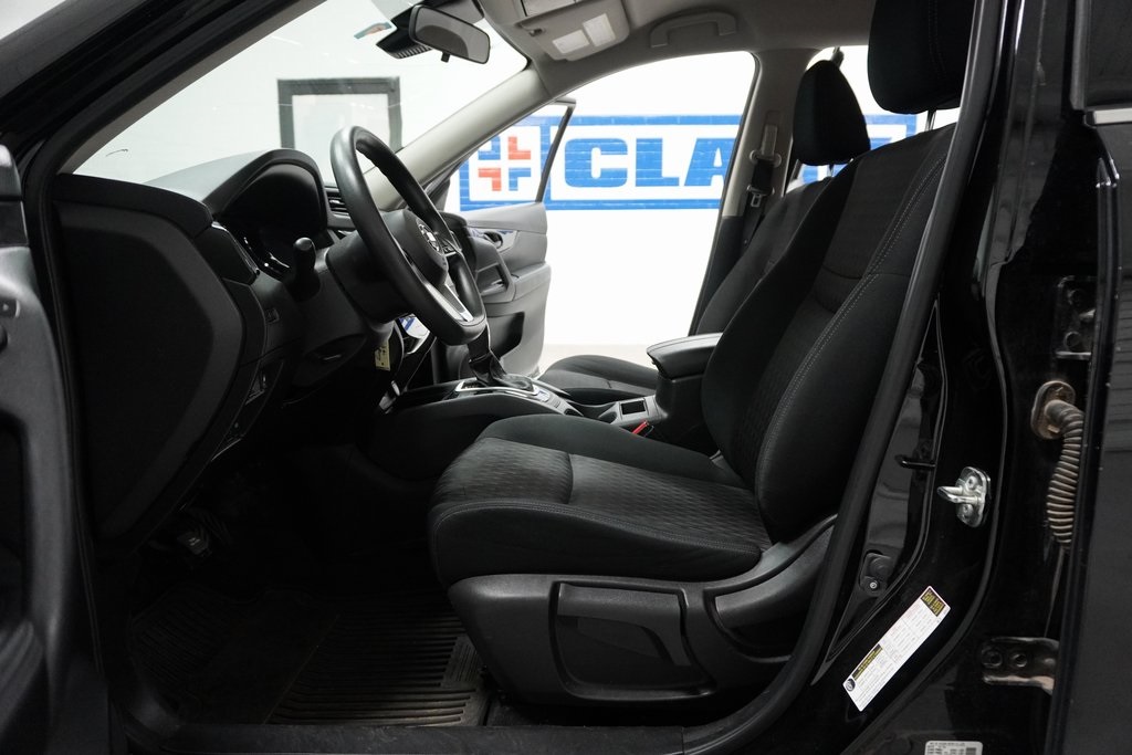 Vehicle image 15 of 32
