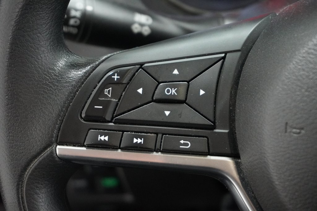 Vehicle image 20 of 32