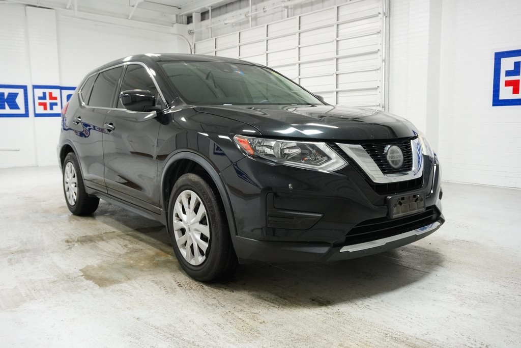 Vehicle image 4 of 32