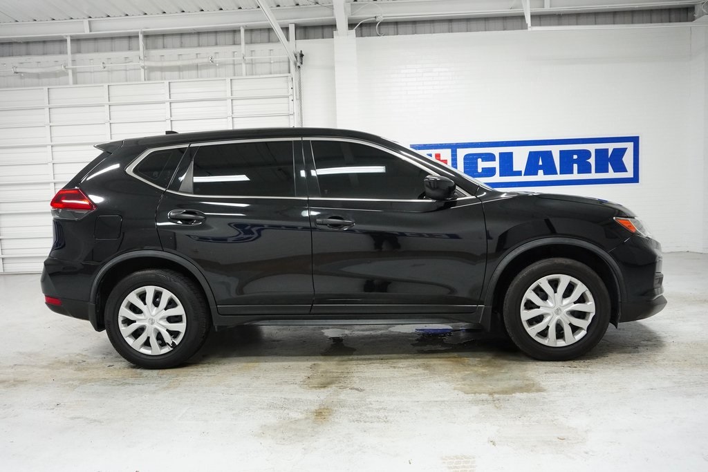Vehicle image 5 of 32