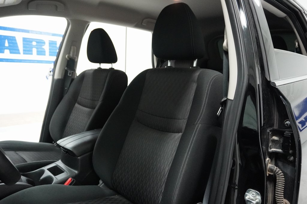 Vehicle image 16 of 32