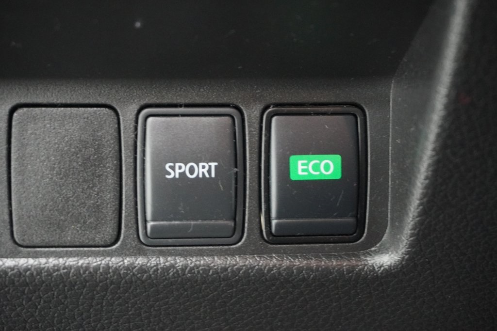 Vehicle image 19 of 32