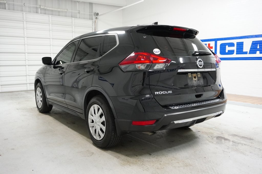 Vehicle image 8 of 32