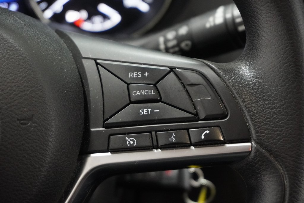Vehicle image 21 of 32