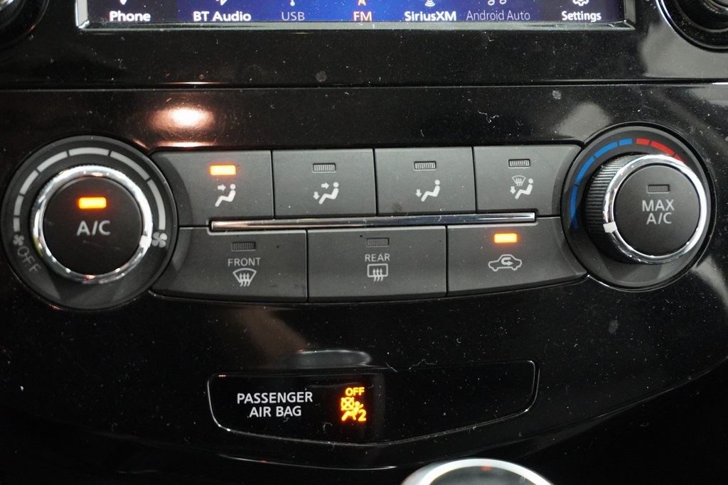 Vehicle image 27 of 32