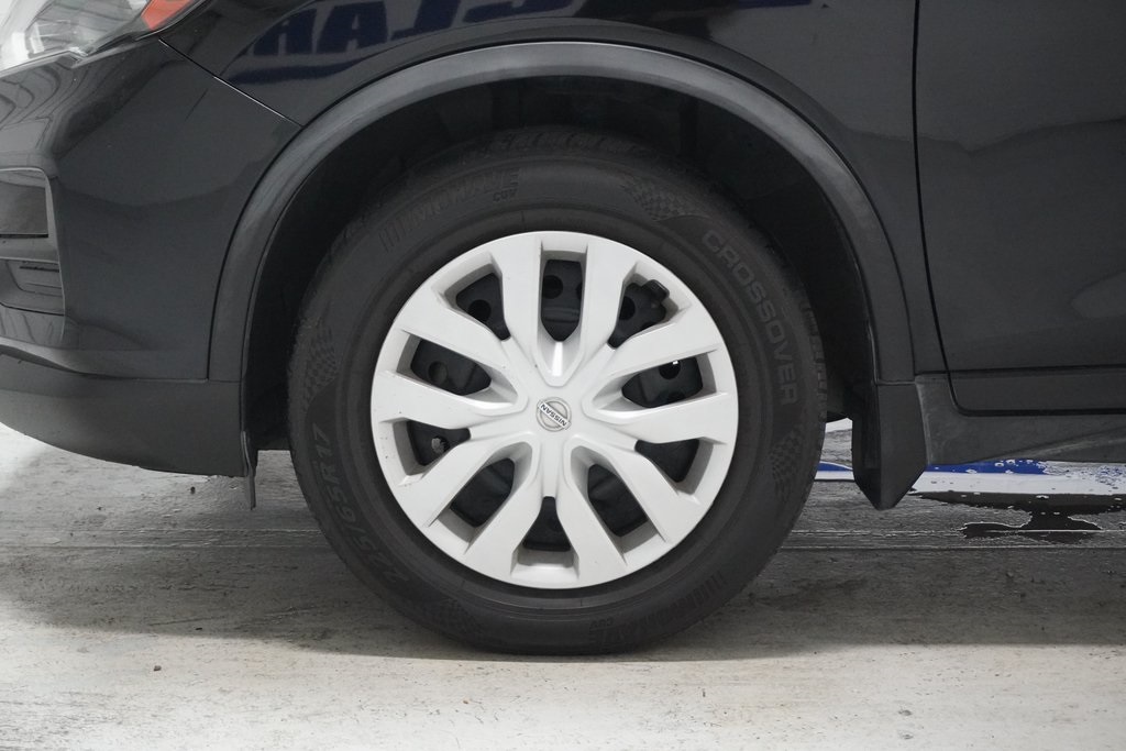 Vehicle image 11 of 32