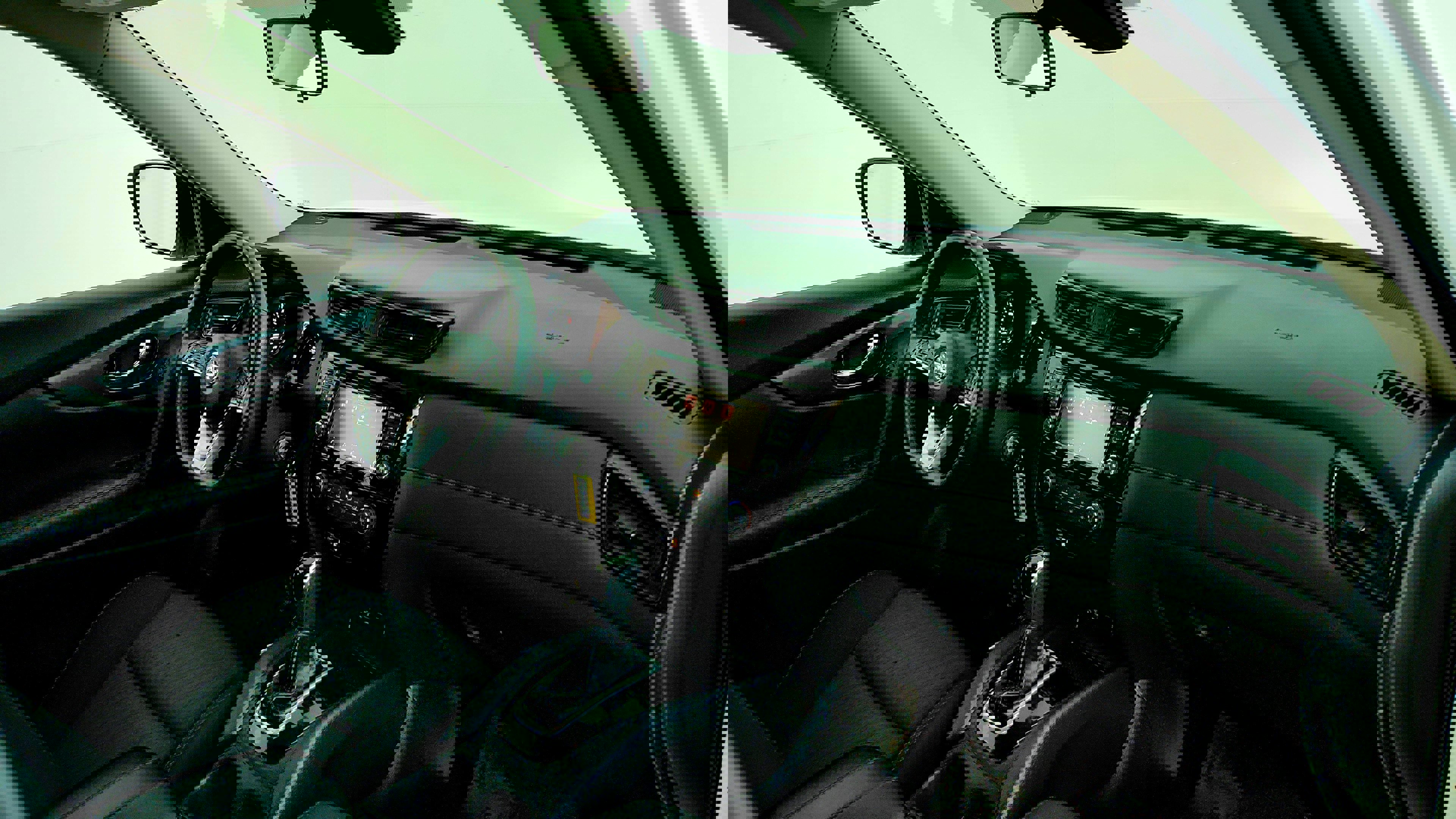 Vehicle image 32 of 34
