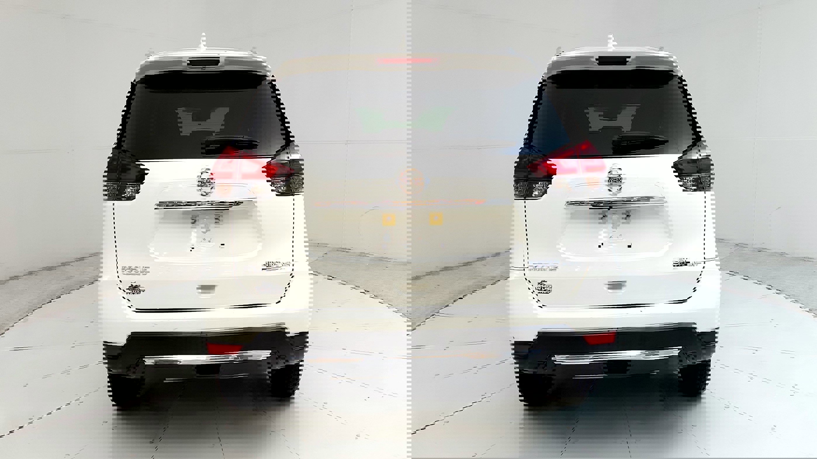Vehicle image 15 of 34