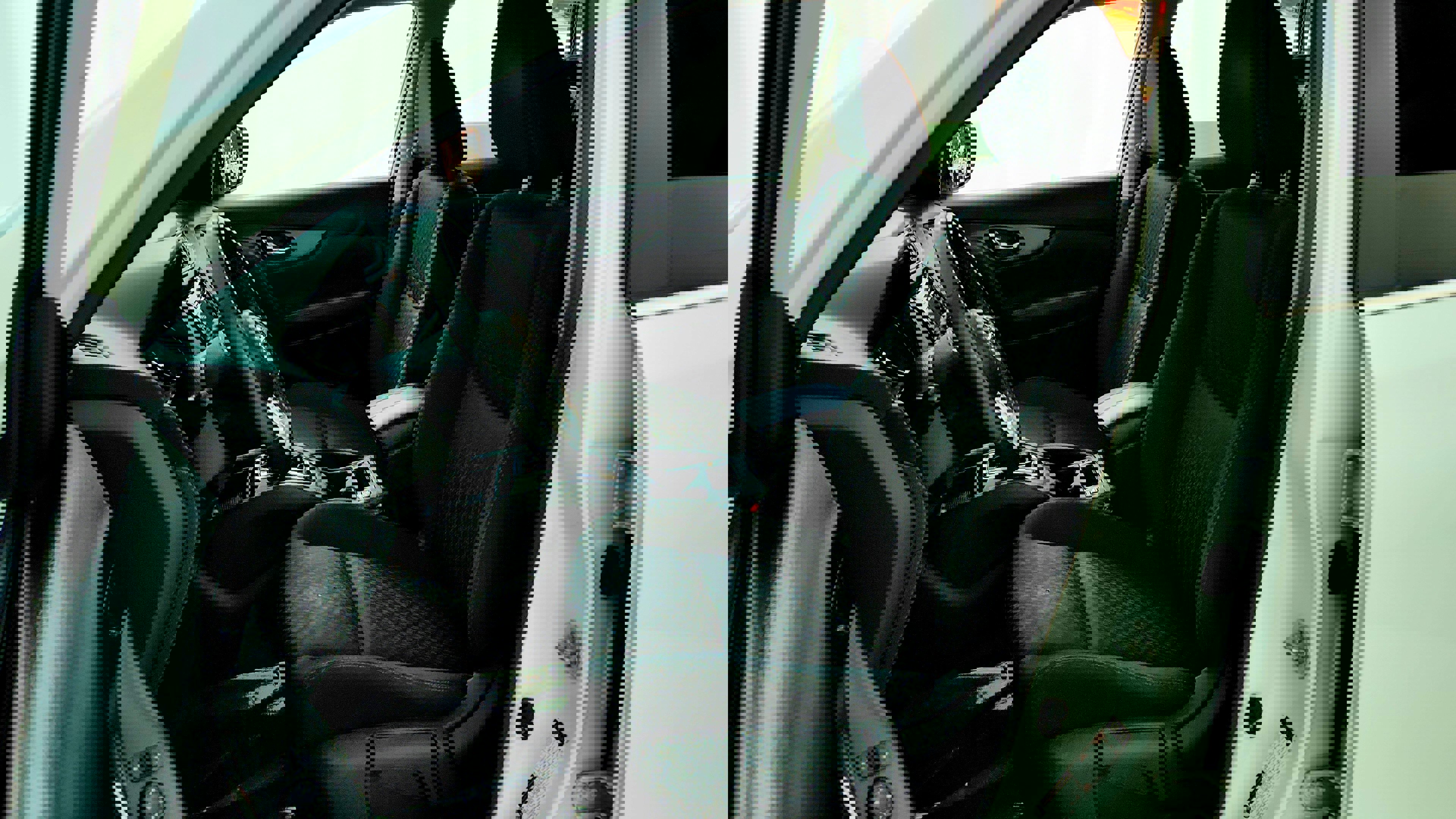 Vehicle image 23 of 34