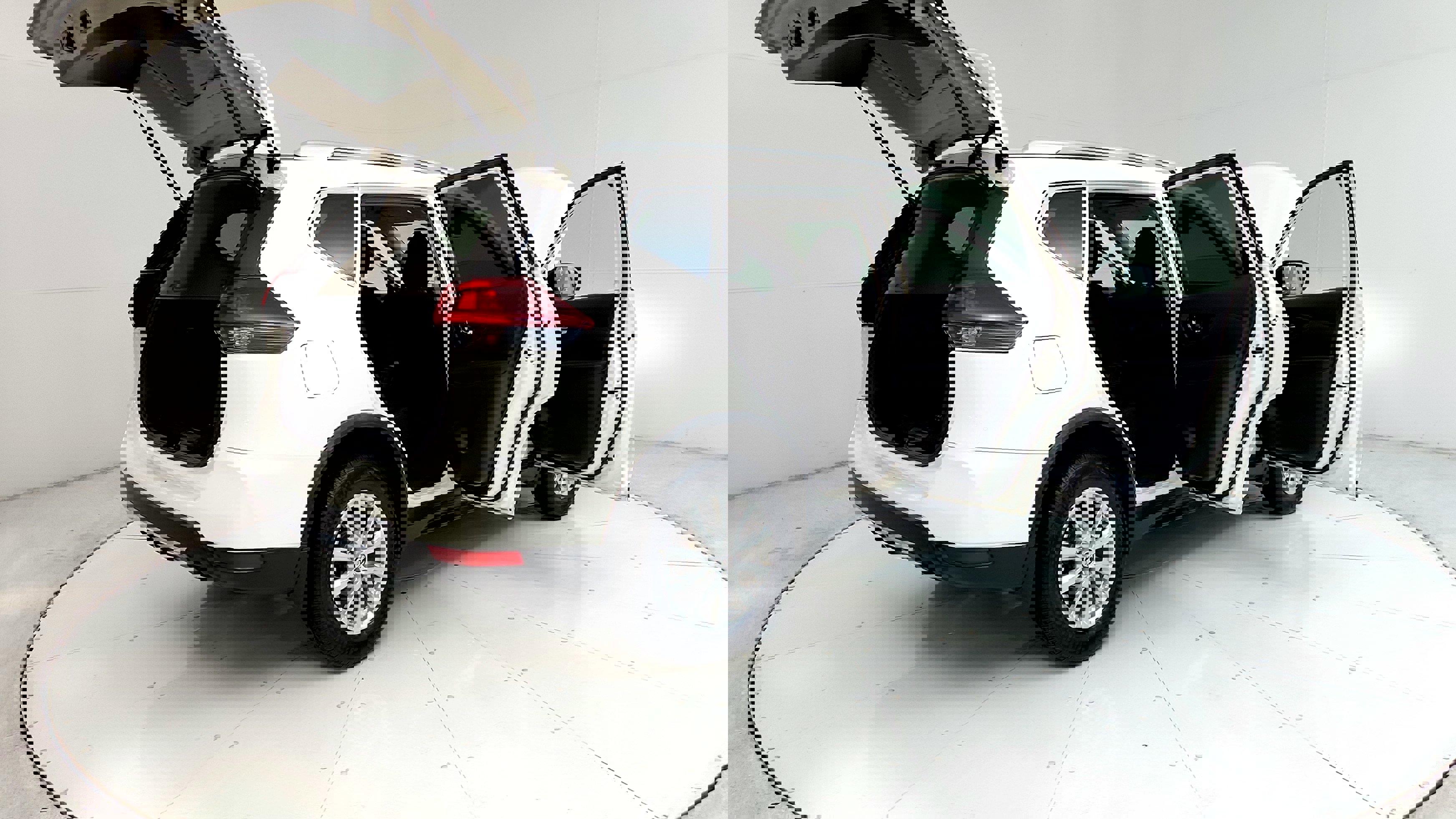 Vehicle image 13 of 34