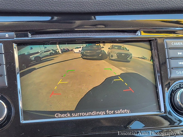 Vehicle image 17 of 35