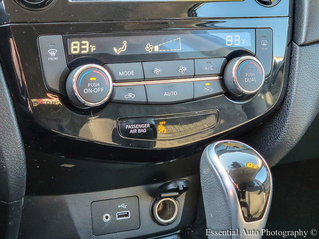 Vehicle image 19 of 35
