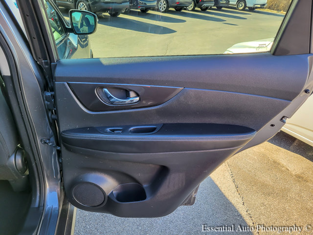 Vehicle image 28 of 35