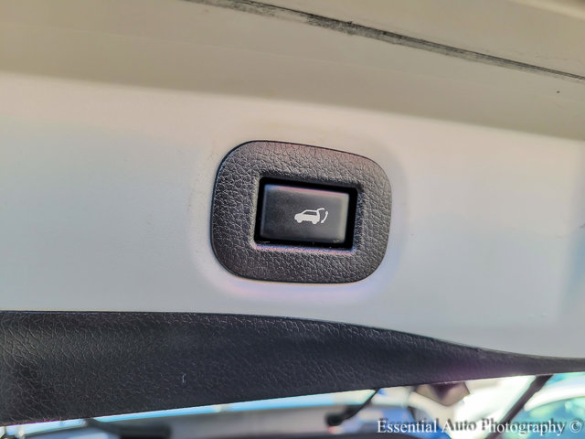 Vehicle image 25 of 35