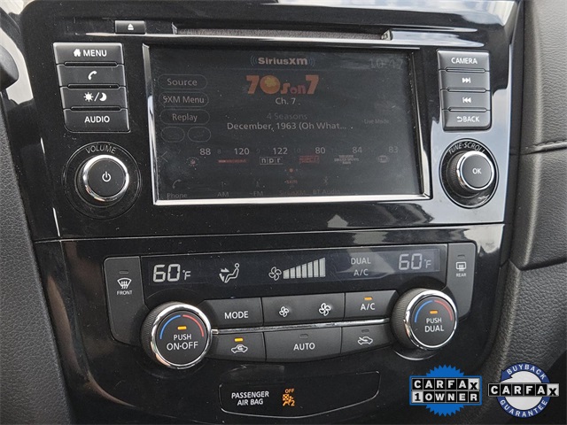 Vehicle image 21 of 33
